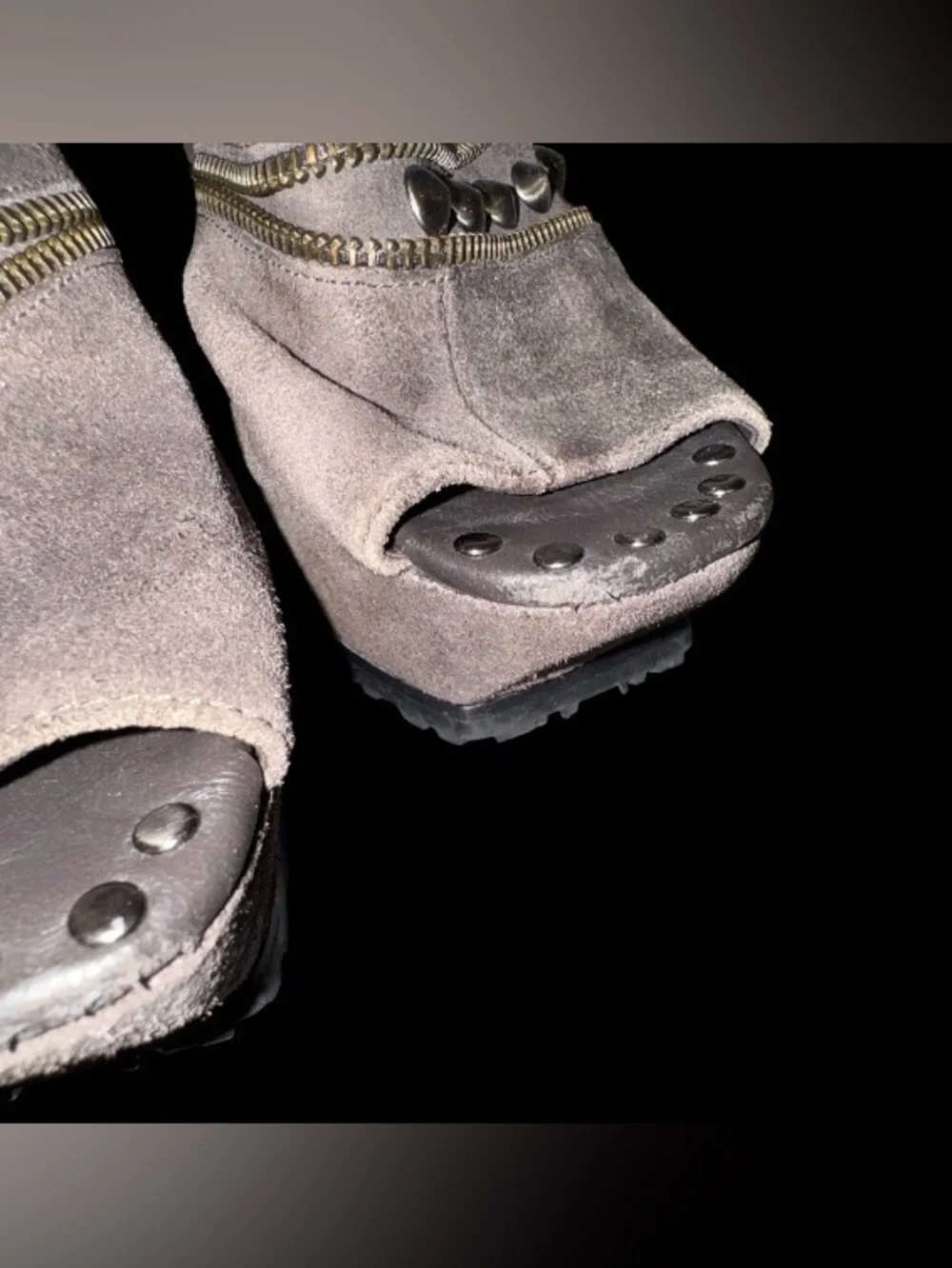 LISA BY Donald J Pliner GIMI vintage suede stud  platform wedges women’s size 6